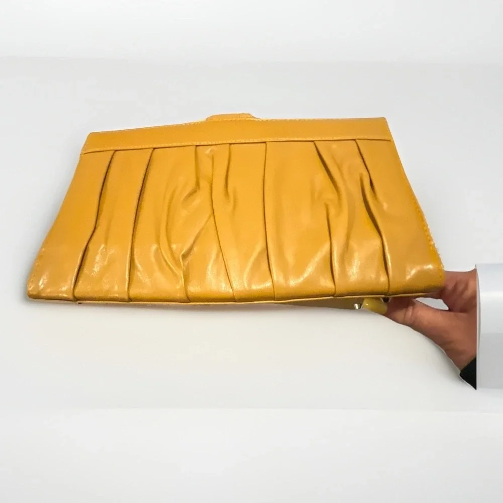 Miche Classic Magnetic Purse Shell Only She'll‎ Vivian Mustard Yellow Medium EUC